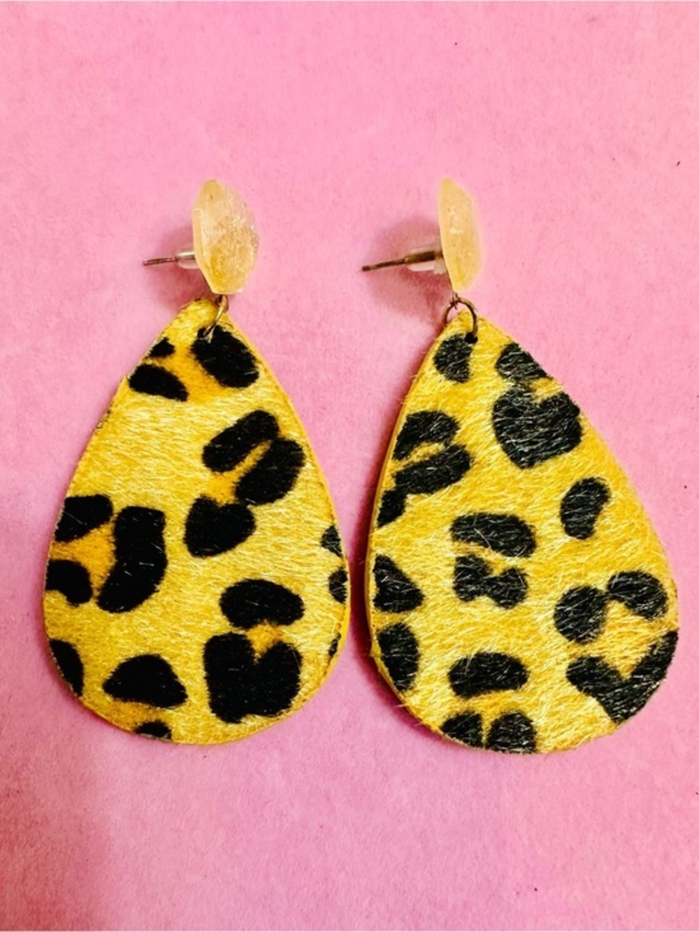 NWT Mustard Leopard Print Teardrop Earrings